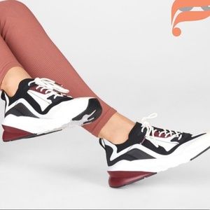 Echo Performance sneakers